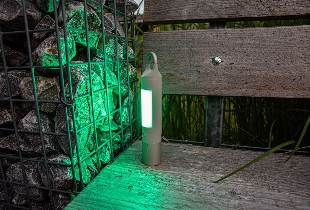Das Hoto Flashlight Duo mit grünem Seitenlicht