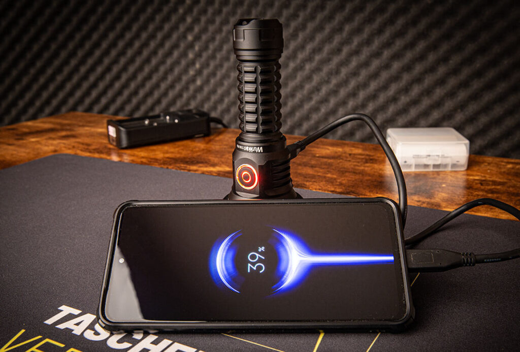 Die TS30S Pro kann als Powerbank verwendet werden.