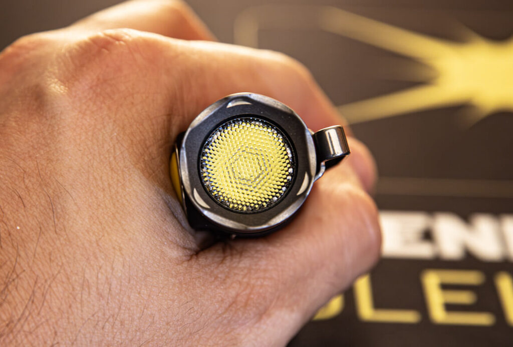 Hinter dieser Mineralglaslinse arbeitet eine XHP50.2 Cree-LED